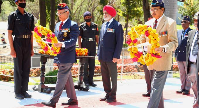 Veterans paid tributes to the brave hearts at EME War Memorial