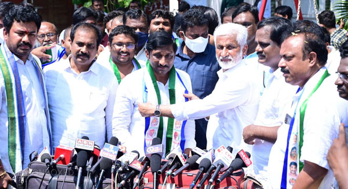 Ganta Srinivasa Rao ready to join YSRC, says Vijayasai Reddy