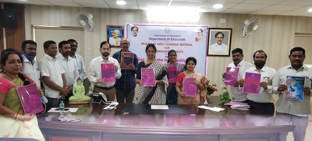 Telangana to distribute free study material to Govt Junior College students