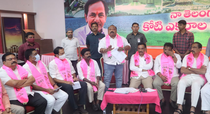 Kamalakar accuses BJP MLC Ramchander Rao of failing to fight for State’s cause