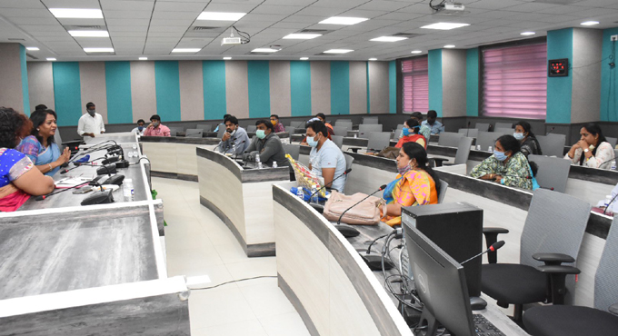 GHMC Mayor holds meeting with Medical Officers