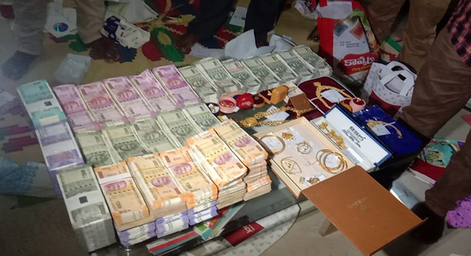 Khammam: Over Rs 37 lakh cash, gold seized at the residence of tainted official