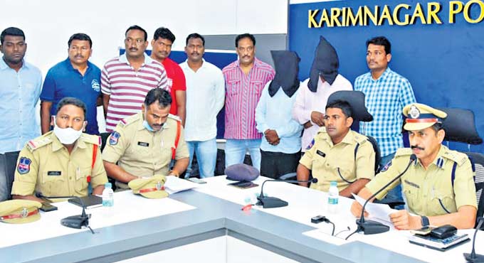 Karimnagar: Inter-State cheating gang busted, two held