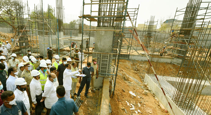 CM KCR inspects new Secretariat works