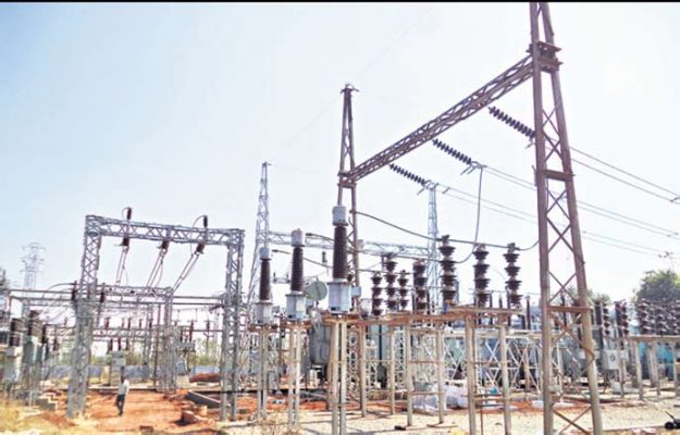 Kamareddy: Farmers protest delay in installation of transformers
