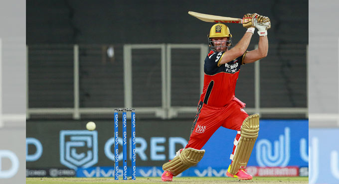 De Villiers delivers again as RCB pip Delhi Capitals by one run