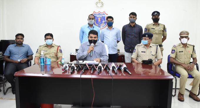 Three Bengaluru natives held for cheating in Hyderabad