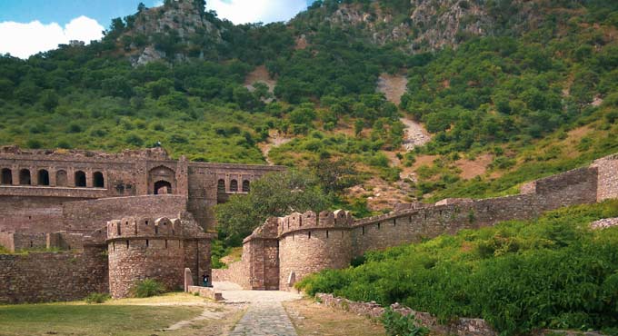 Behind the mystery of haunted Bhangarh Fort