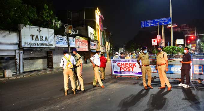 Night curfew in force in Hyderabad