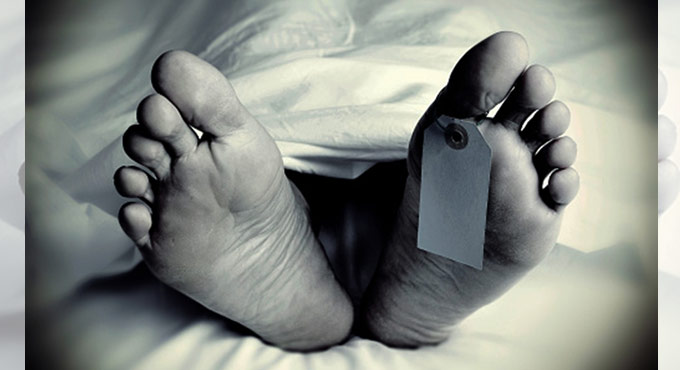 With liquor shops shut, 6 die in Maha after gulping sanitiser