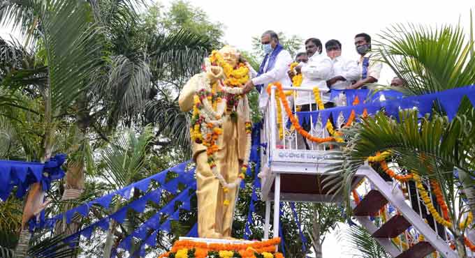 KCR following in footsteps of Ambedkar, says Harish Rao