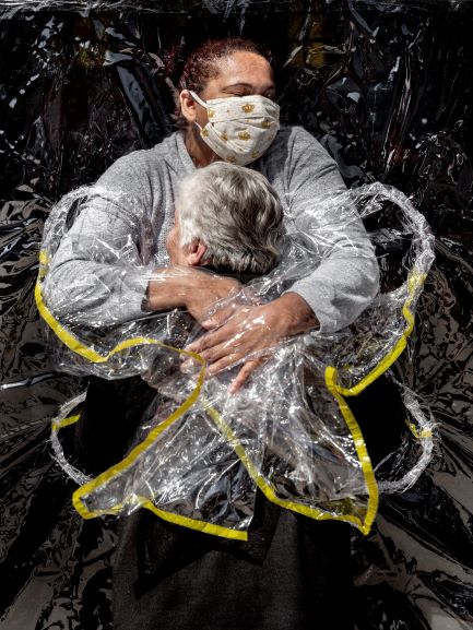 Hug image is World Press Photo of the Year