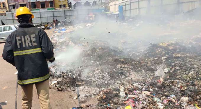 Hyderabad: Fire accident at old Charminar bus stand