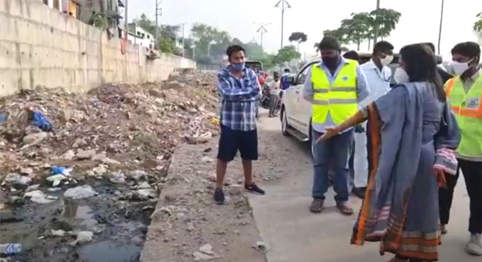 Hyderabad: Mayor Vijayalakshmi inspects sanitation drive