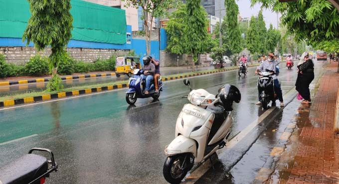 Hyderabad enjoys unexpected showers on Sunday