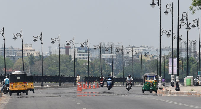Despite showers, Hyderabad remains warm