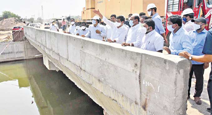 Prashanth Reddy inspects KLIS works in Nizamabad