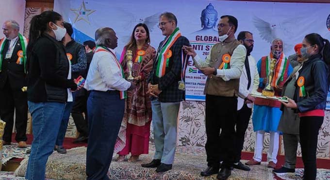 Khammam social worker gets ‘Global Peace Award’