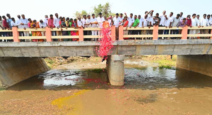 Warangal Rural: Farmers elated as Godavari water reaches Pakhal lake