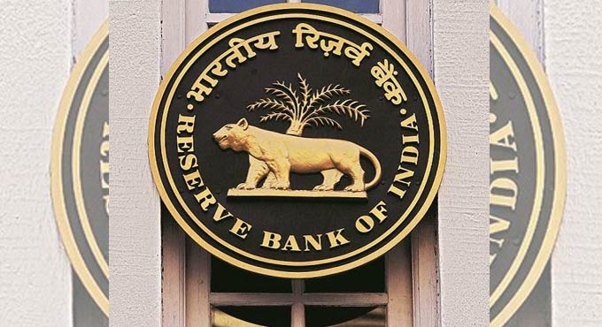 RBI not accumulating reserves, says Commerce Secy