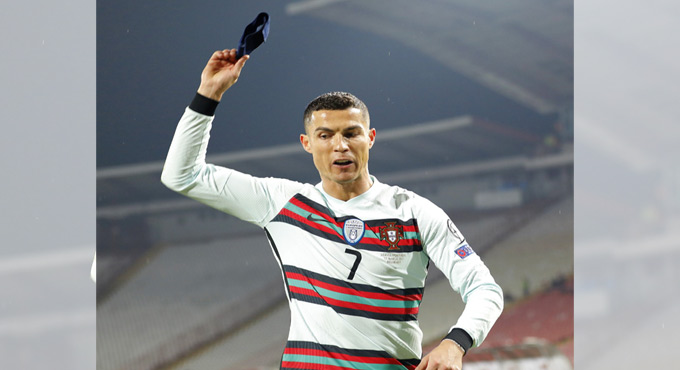 Ronaldo’s captain arm band fetches $75,000