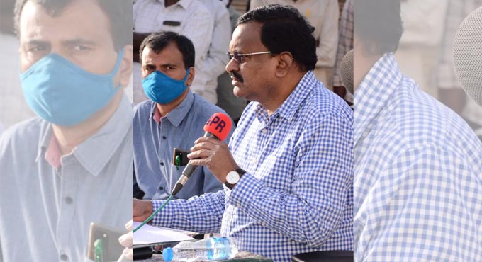 Siddipet Collector asks officials to complete R&R colony works in 5 days