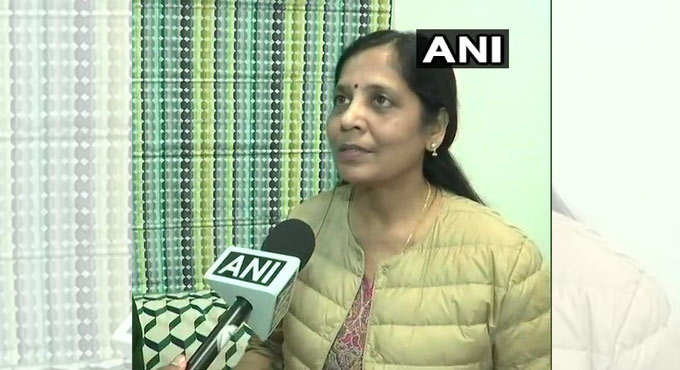 Delhi CM Kejriwal’s wife tests positive for COVID-19