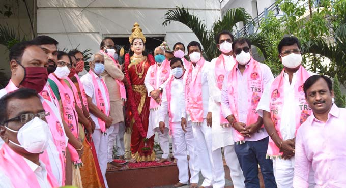 TRS Foundation day celebrated as low-key affair across Telangana