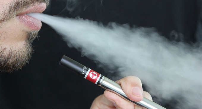 Use of e-cigarettes linked to increased risk of respiratory symptoms
