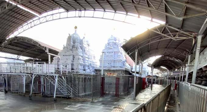 Vemulawada Rajarajeshwara Swamy temple closed for devotees