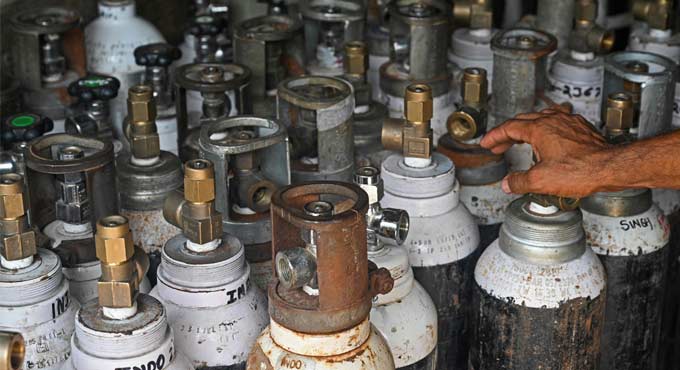 Govt asks major ports to waive all charges for ships carrying oxygen