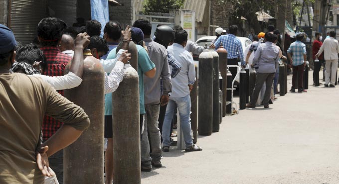Delhi hospitals continue to face oxygen shortage