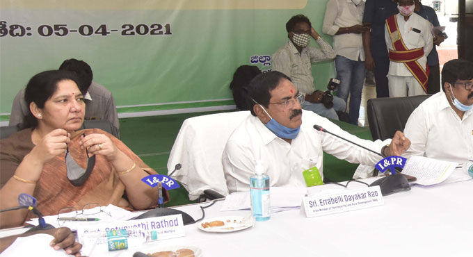 Increase paddy purchasing centers in Warangal: Ministers to officials