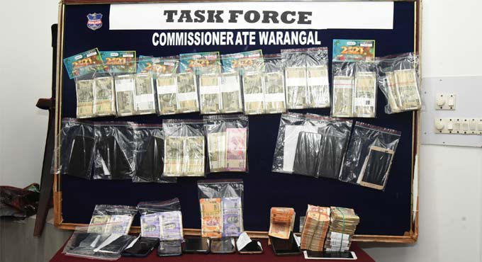 Scratch card racket busted in Warangal, 13 held