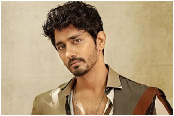 Siddharth turns traffic cop in Orey Bammardi