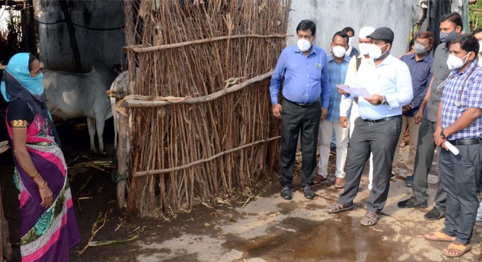 Adilabad Collector inspects door-to-door survey