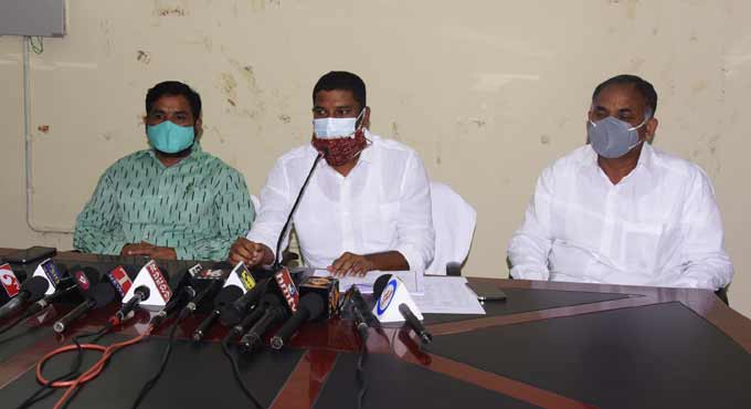 Scribes seek special vaccination drive in Mancherial