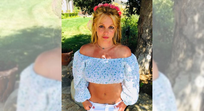 Britney Spears likes experimenting with her hair