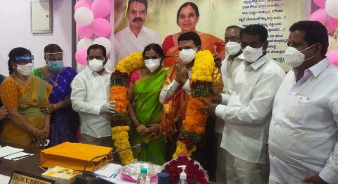 Kothagudem Collector gets warm farewell on his retirement