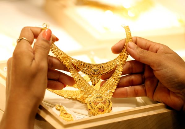 India imports $6.2 billion gold in April