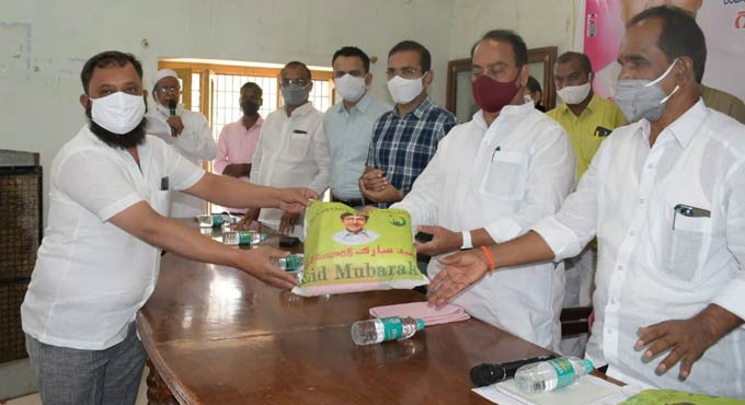 Follow Covid protocol while celebrating Ramzan: Indrakaran Reddy