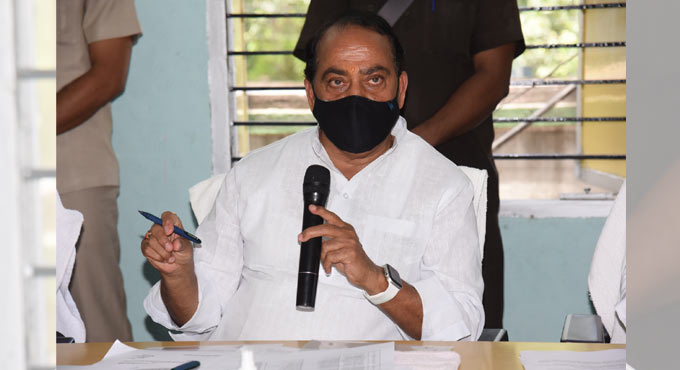 Indrakaran directs officials to ensure strict enforcement of lockdown measures