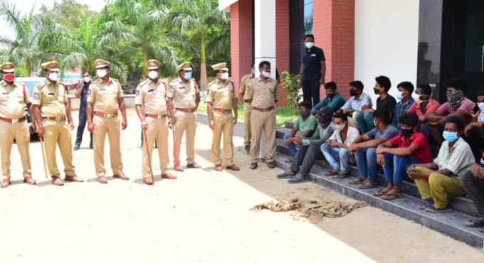Telangana: Lockdown violators shifted to isolation centres in Peddapalli