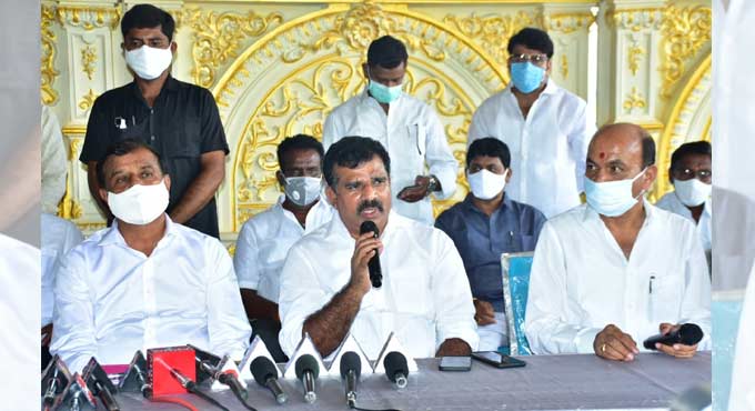 Sangareddy: TRS leaders hail CM KCR for sanctioning medical college