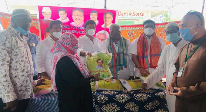 Marri Rajasekhar Reddy distributes clothes to poor