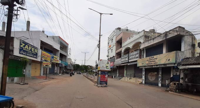 Nalgonda: Medical shops remain closed as police beats up staff