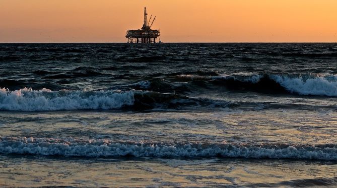 14 firms bid for KG-D6 gas in e-auction