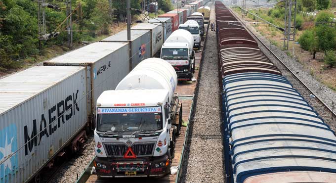Oxygen Express train with 60 tonnes of LMO arrives in Hyderabad