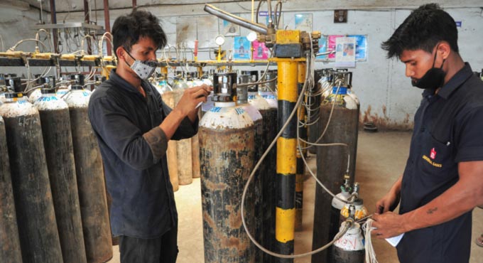 Centre has to supply 700 MT oxygen to Delhi daily, says Supreme Court