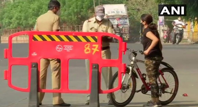 Pune police enforced complete weekend lockdown